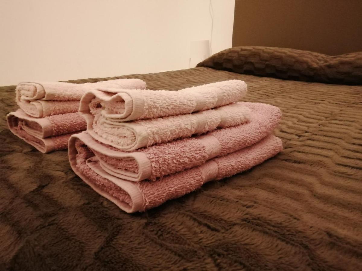 Thomas'S Home - Appartamento A Comiso Dış mekan fotoğraf