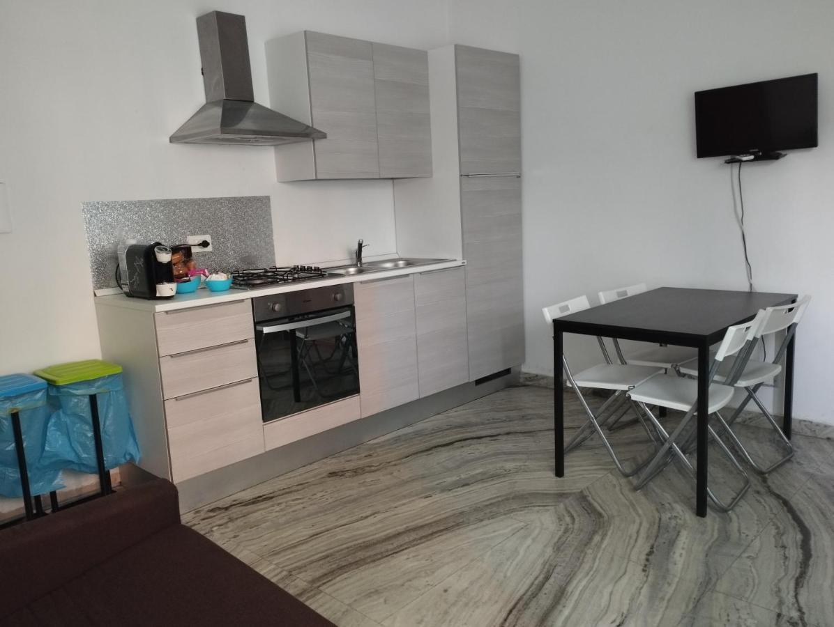 Thomas'S Home - Appartamento A Comiso Dış mekan fotoğraf